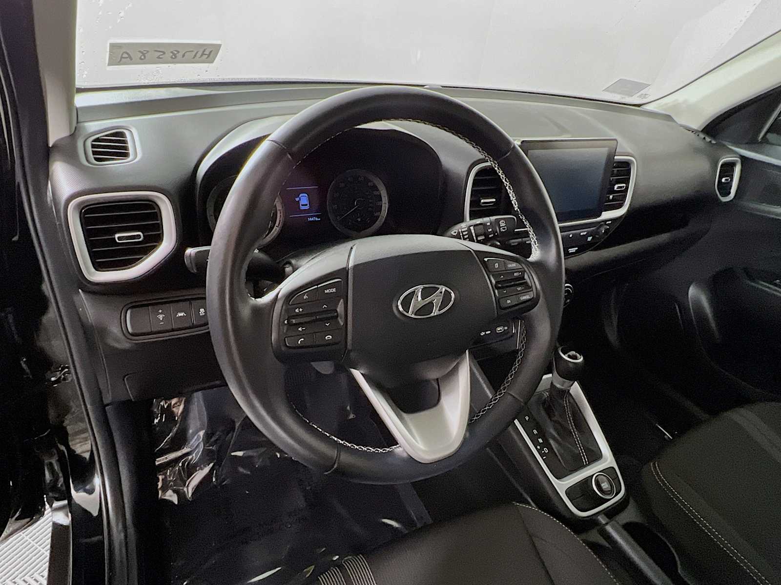 2022 Hyundai Venue SEL - Photo 11