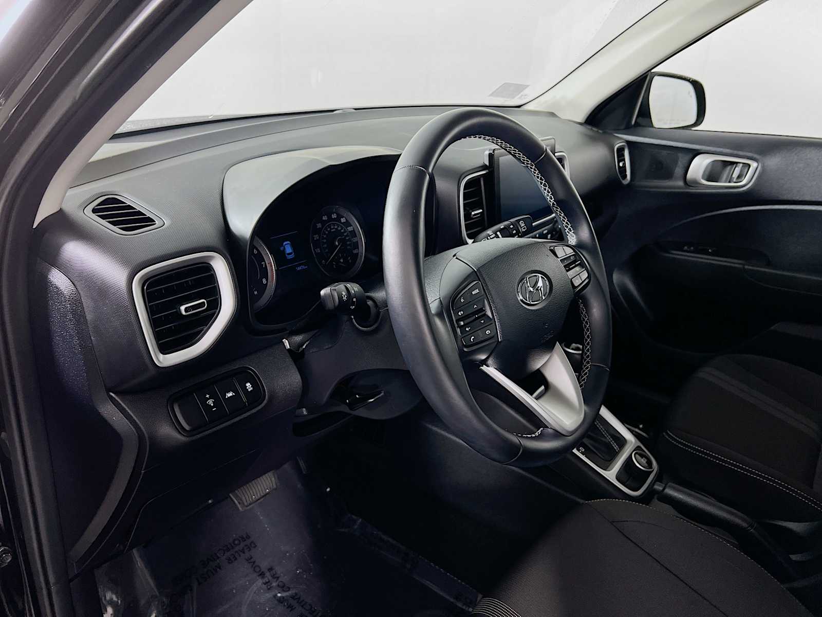 2022 Hyundai Venue SEL - Photo 9