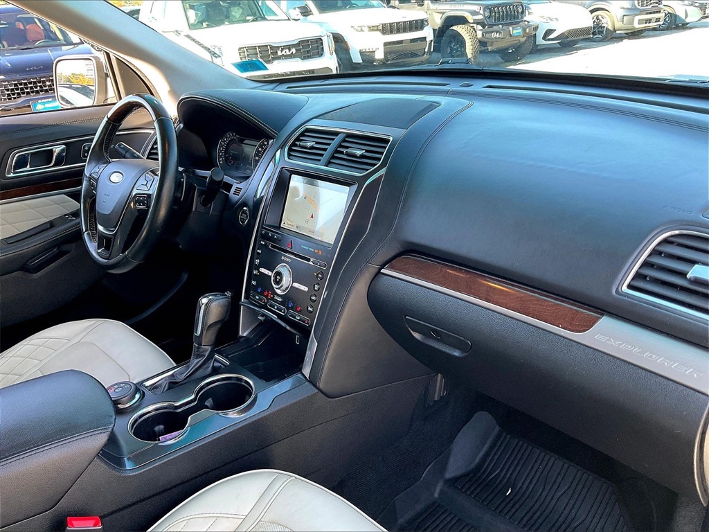 2017 Ford Explorer Platinum - Photo 13
