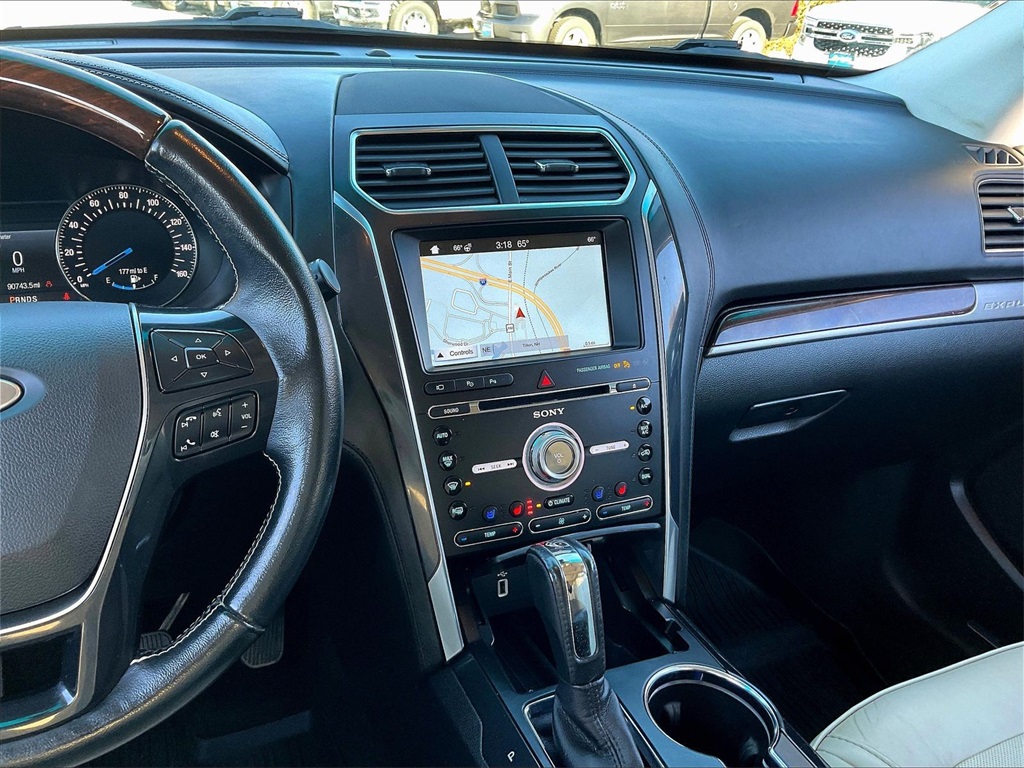 2017 Ford Explorer Platinum - Photo 18