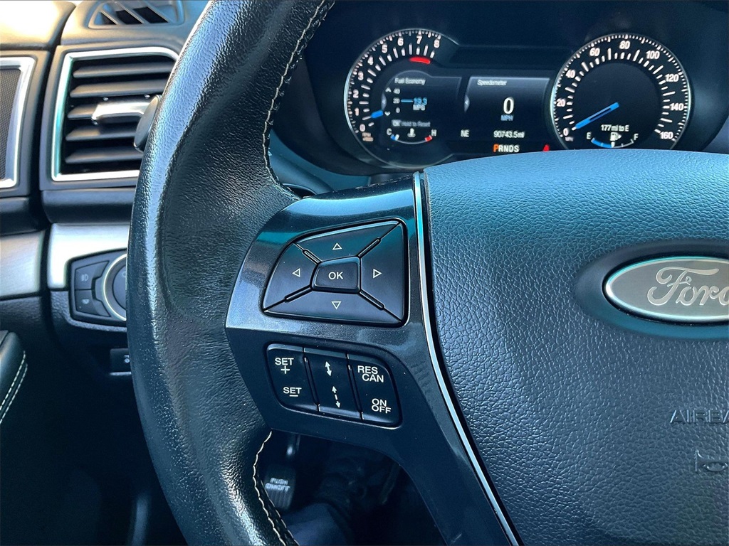 2017 Ford Explorer Platinum - Photo 23