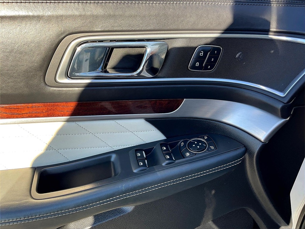 2017 Ford Explorer Platinum - Photo 40