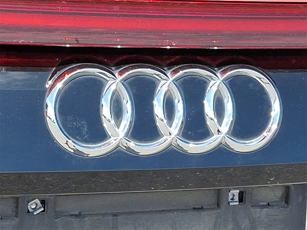 2021 Audi Q8 55 Premium - Photo 9