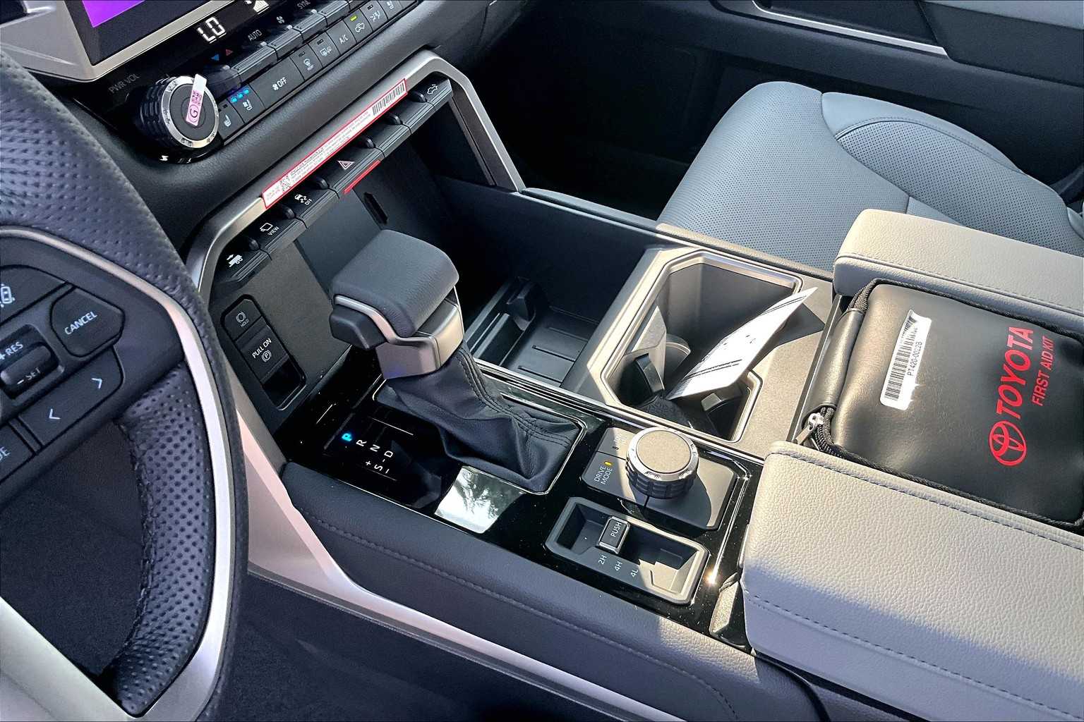 2025 Toyota Tundra Limited Hybrid - Photo 14