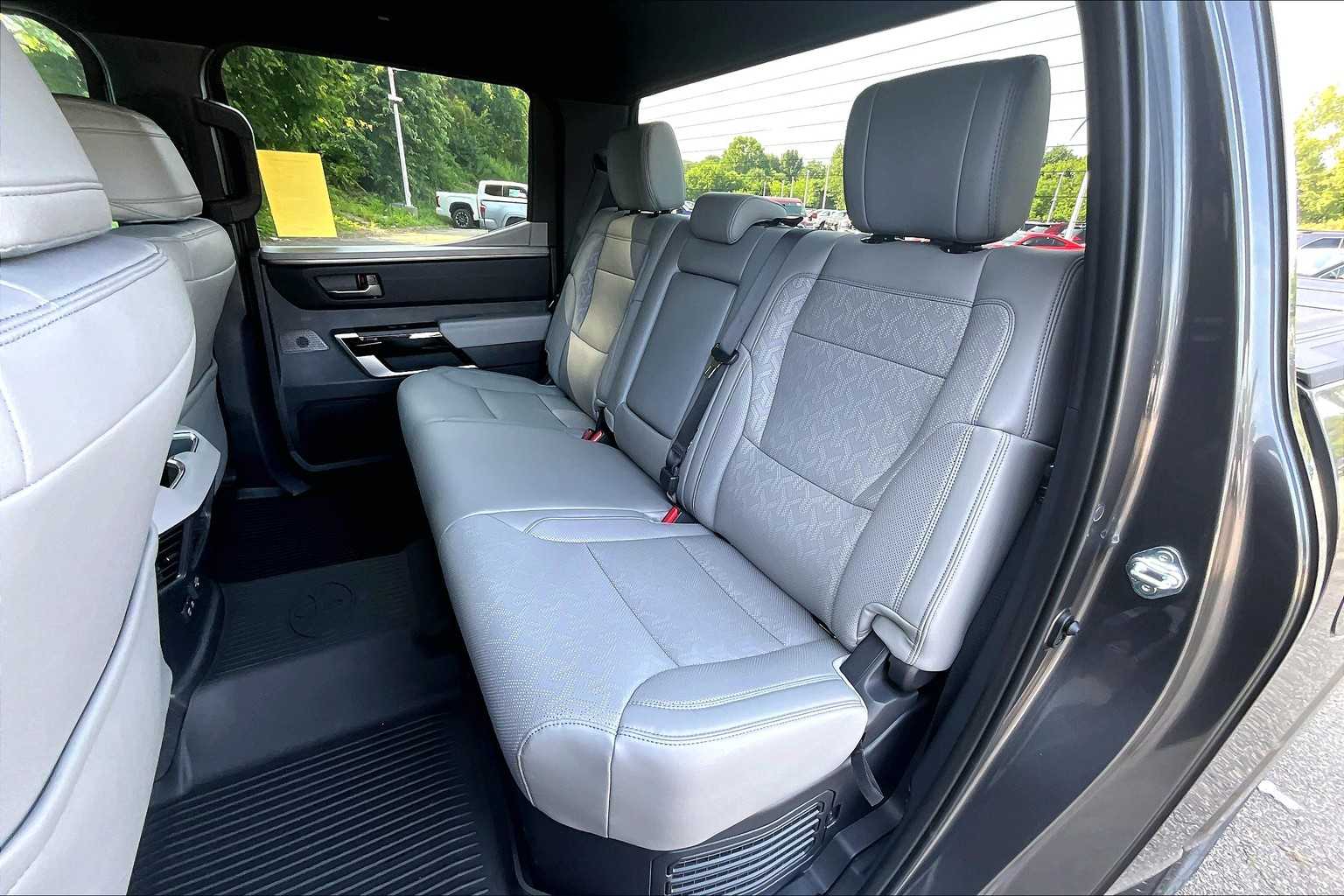2025 Toyota Tundra Limited Hybrid - Photo 15