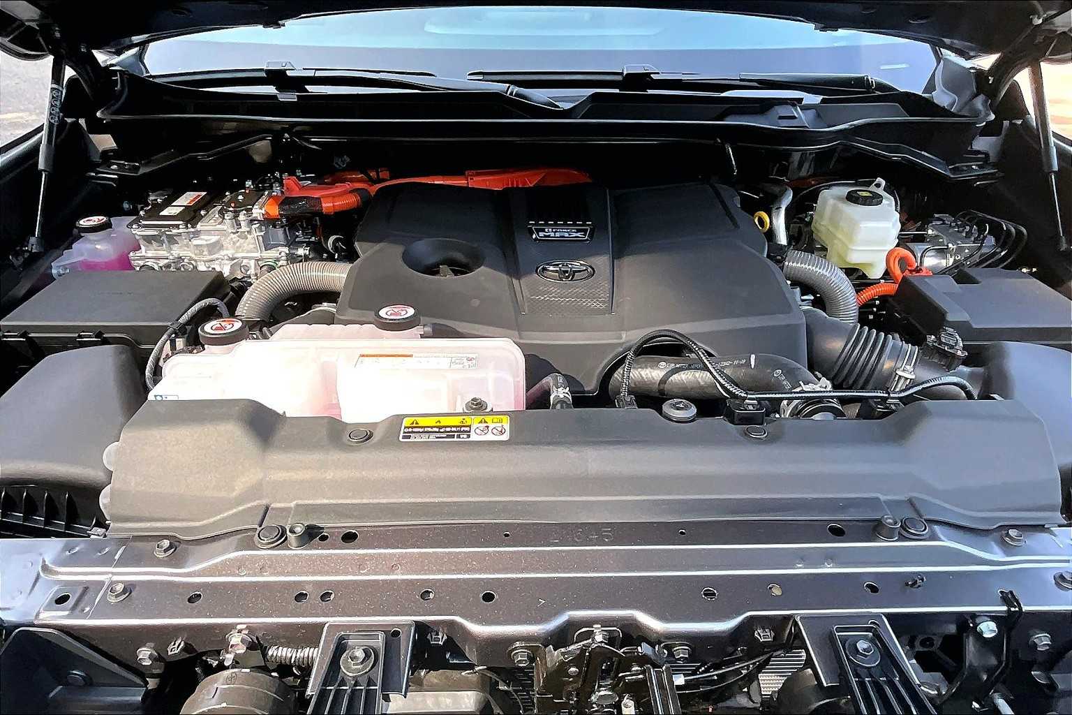 2025 Toyota Tundra Limited Hybrid - Photo 16