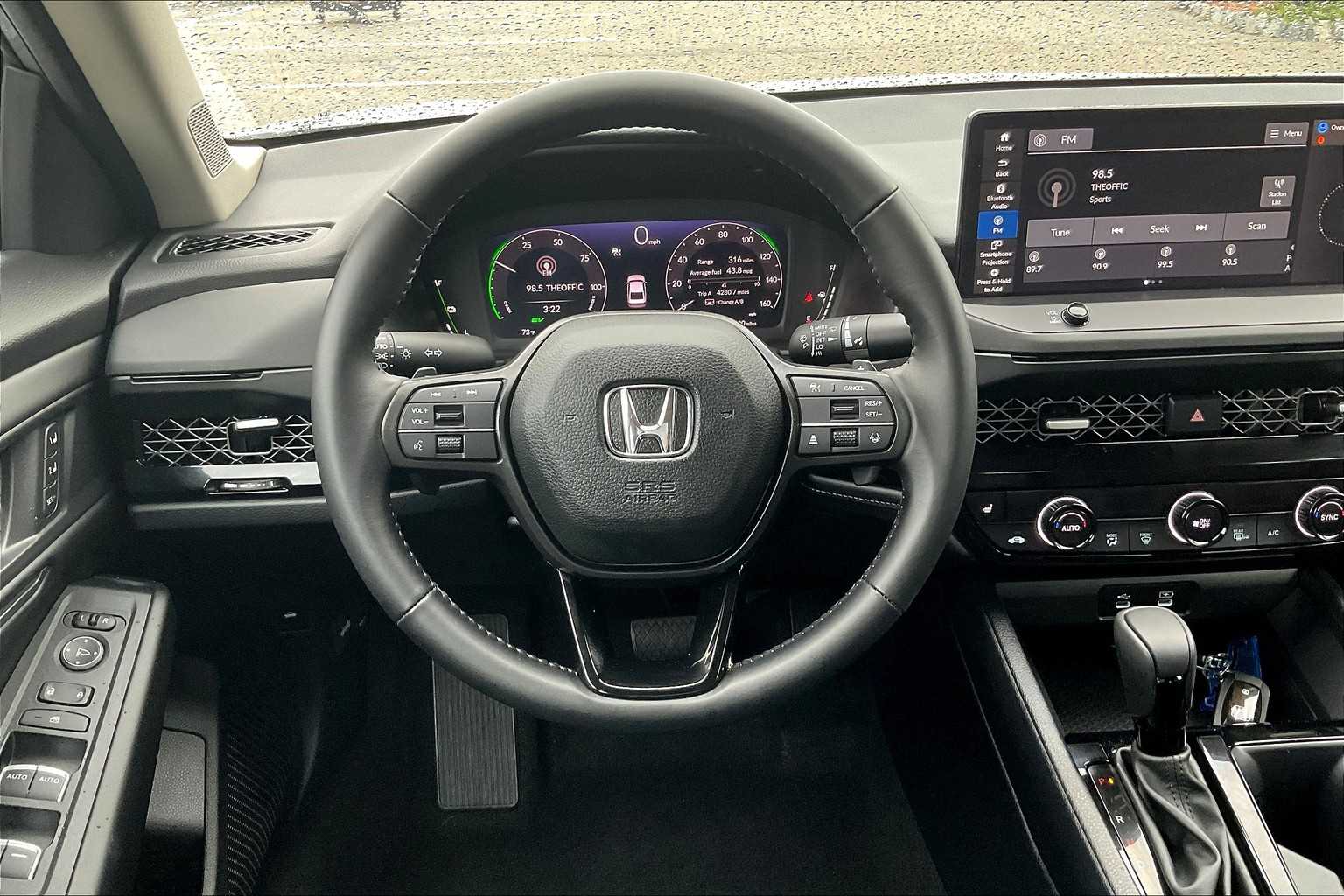2023 Honda Accord Hybrid EX-L - Photo 17