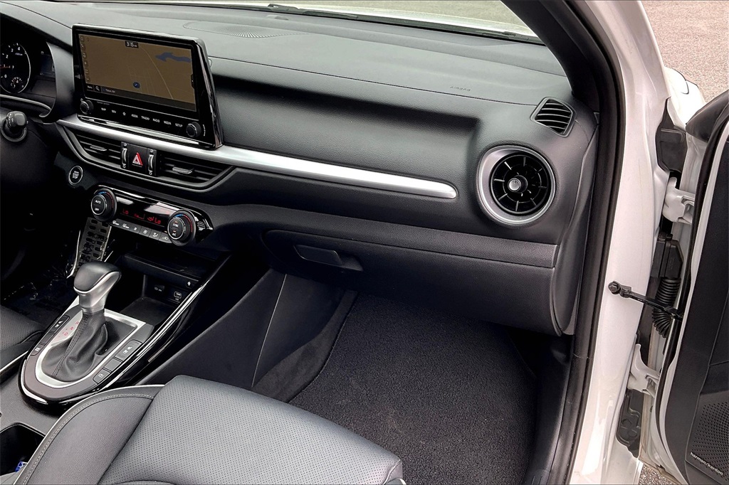 2024 Kia Forte GT-Line - Photo 12