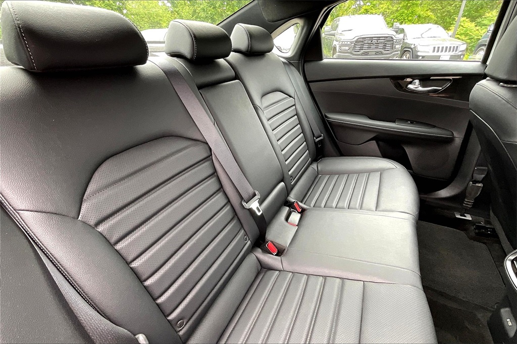 2024 Kia Forte GT-Line - Photo 15