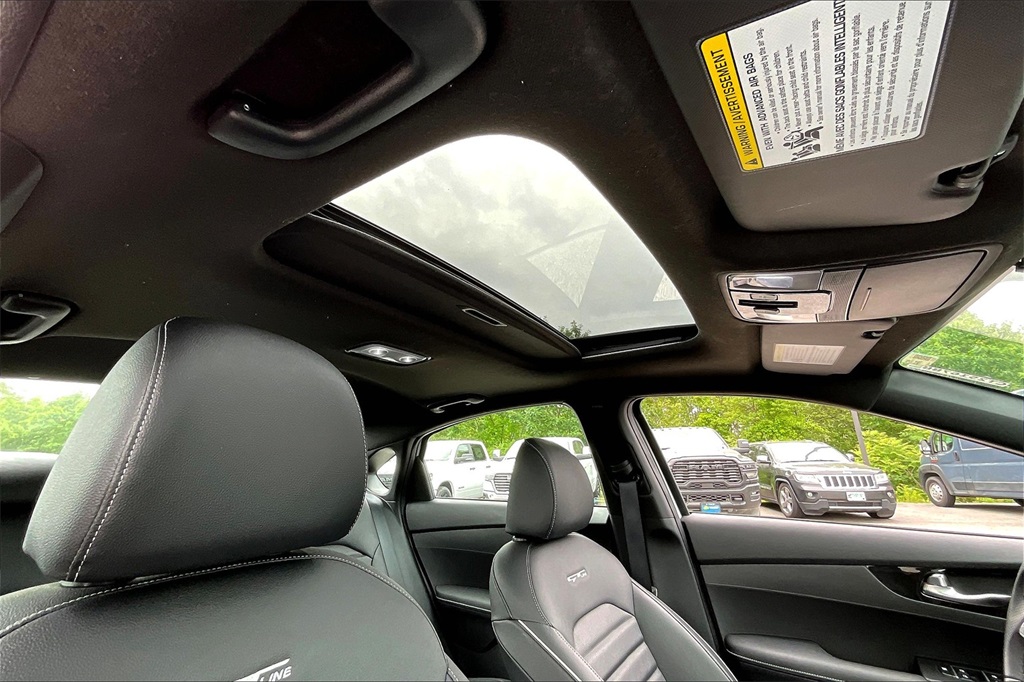 2024 Kia Forte GT-Line - Photo 21