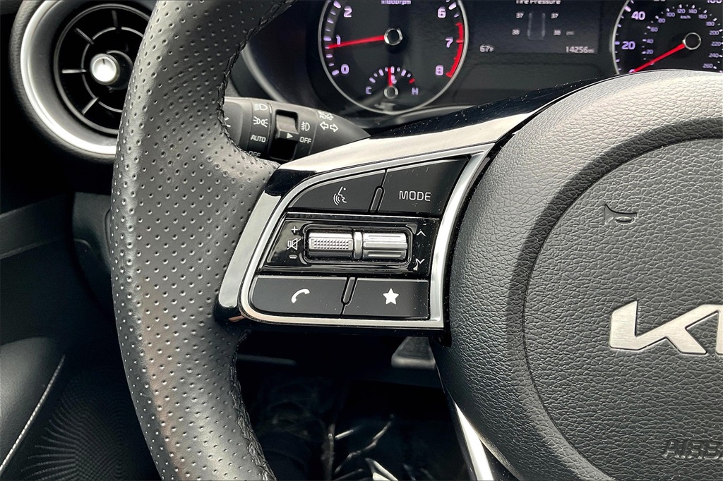 2024 Kia Forte GT-Line - Photo 22