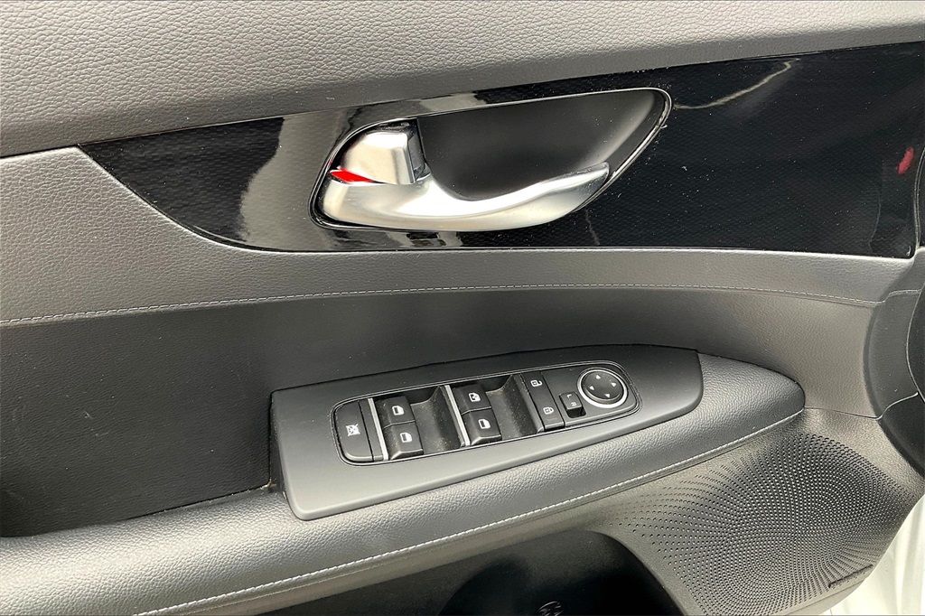 2024 Kia Forte GT-Line - Photo 38