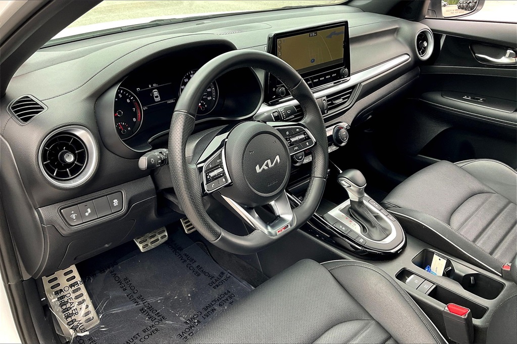 2024 Kia Forte GT-Line - Photo 8