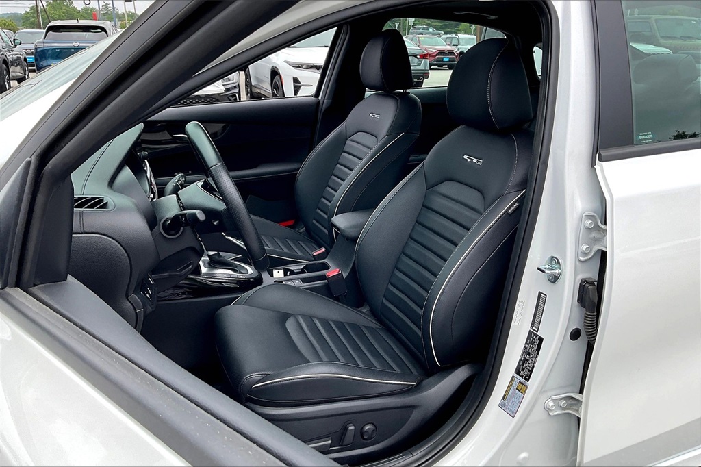 2024 Kia Forte GT-Line - Photo 9