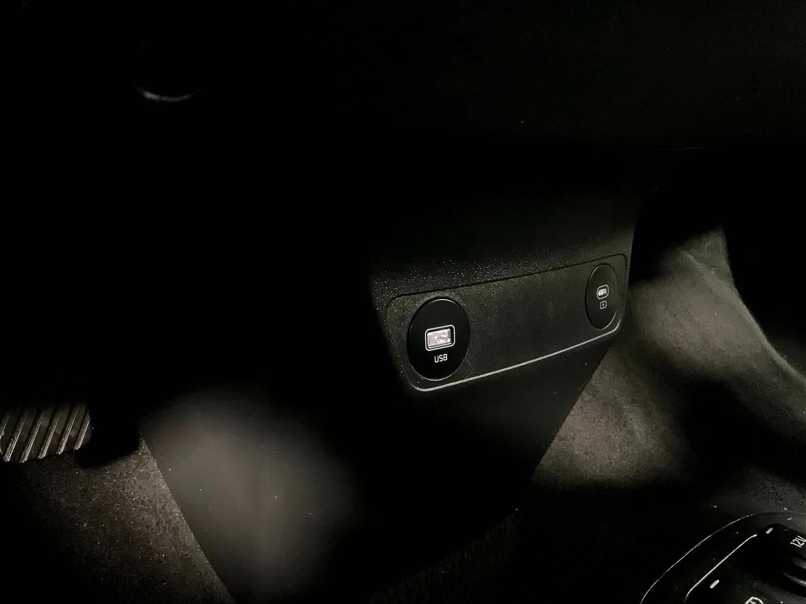 2023 Kia EV6 Wind - Photo 27