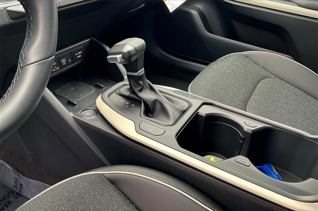 2025 Kia K4 GT-Line - Photo 14