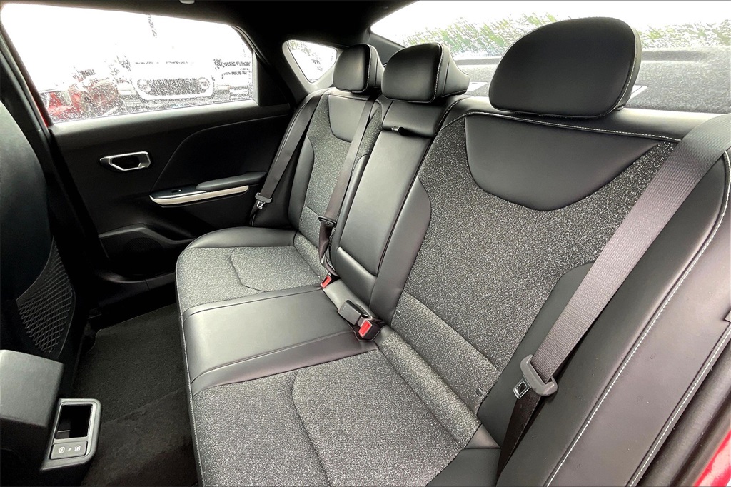 2025 Kia K4 GT-Line - Photo 15