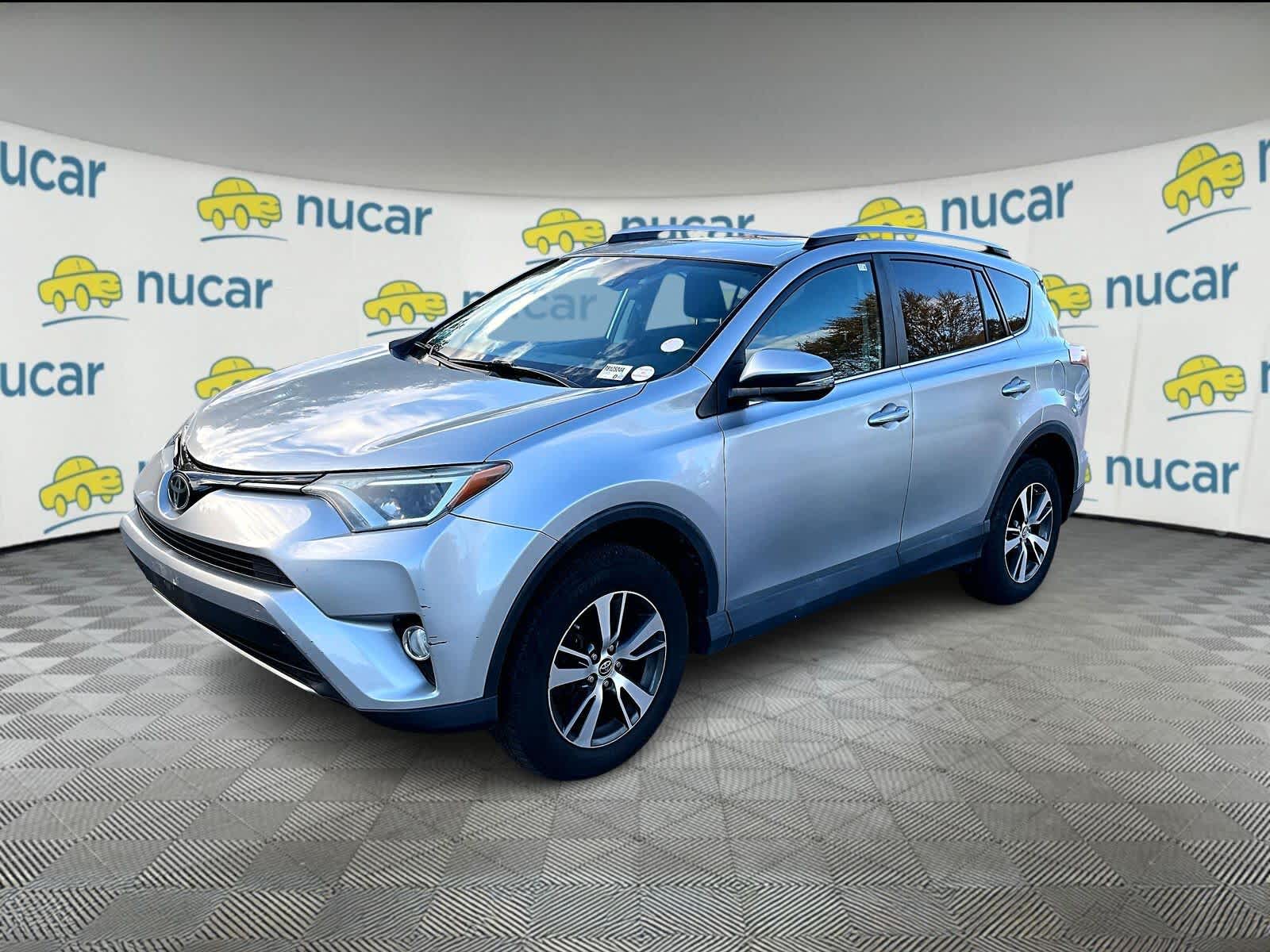 2017 Toyota RAV4 XLE - Photo 2