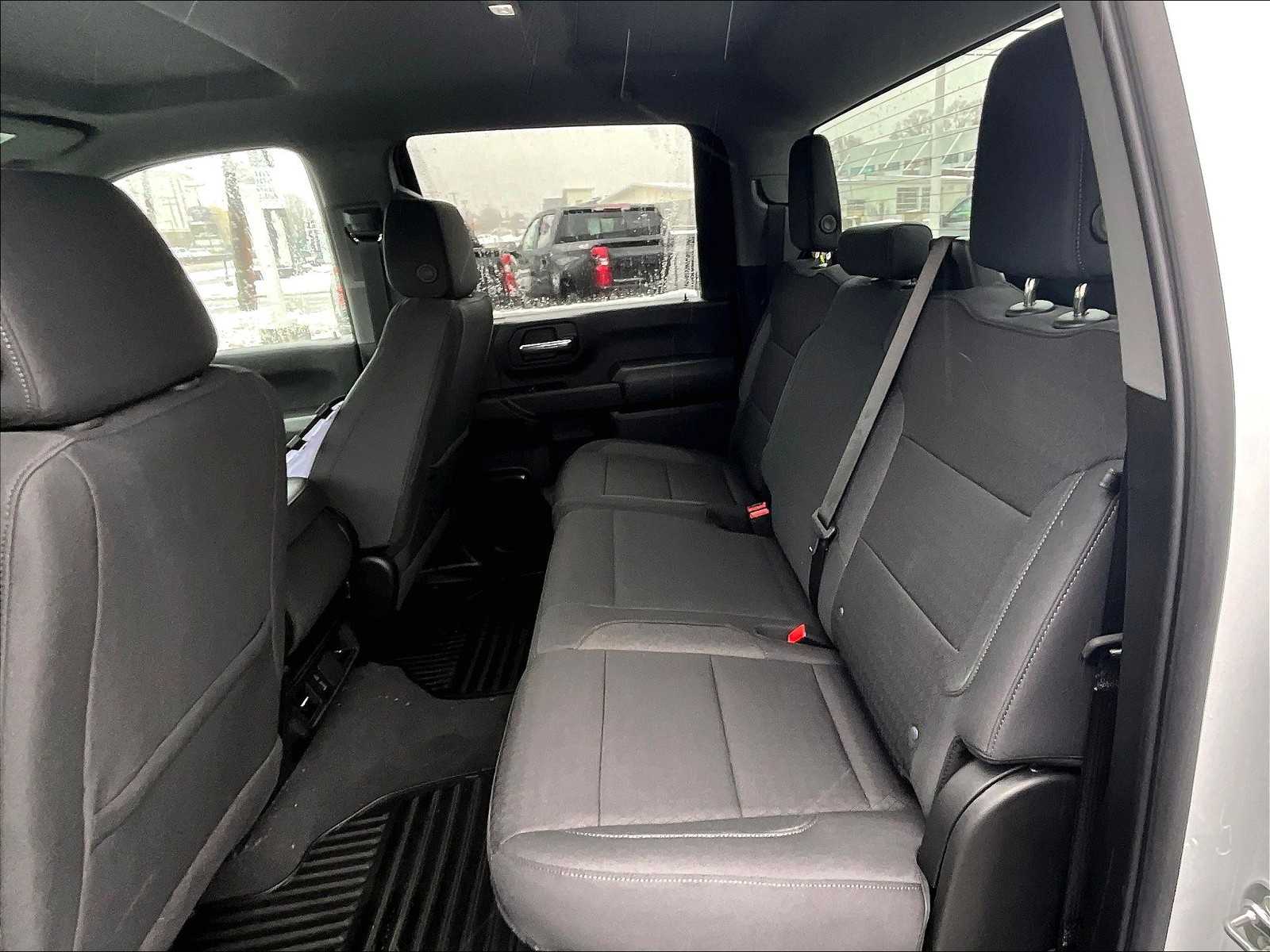 2025 Chevrolet Silverado 2500HD Custom photo 16
