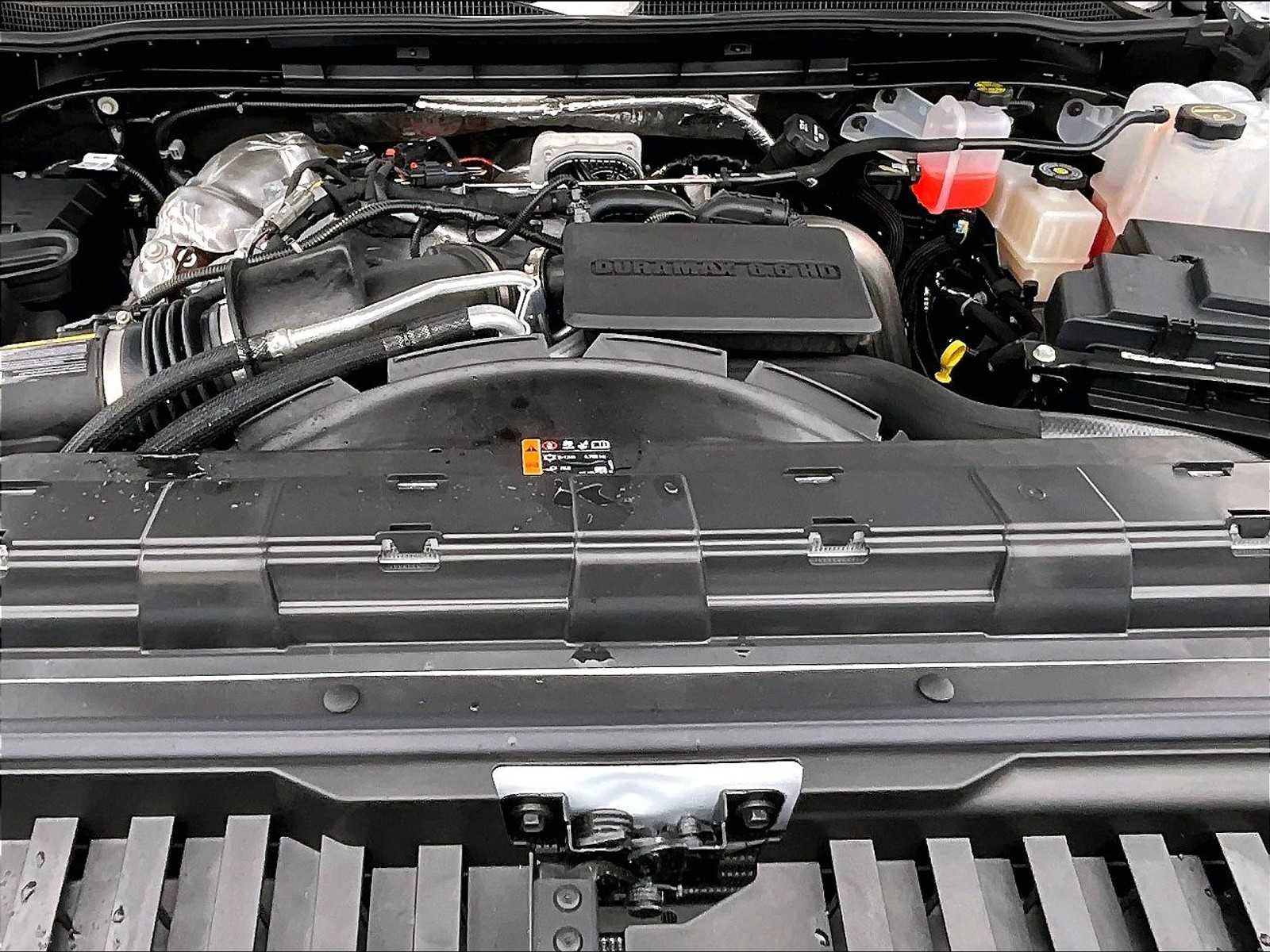 2025 Chevrolet Silverado 2500HD Custom photo 17
