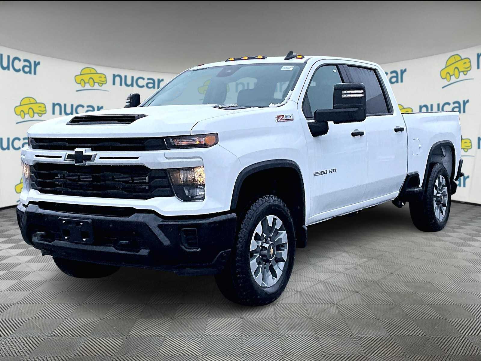 2025 Chevrolet Silverado 2500HD Custom photo 5