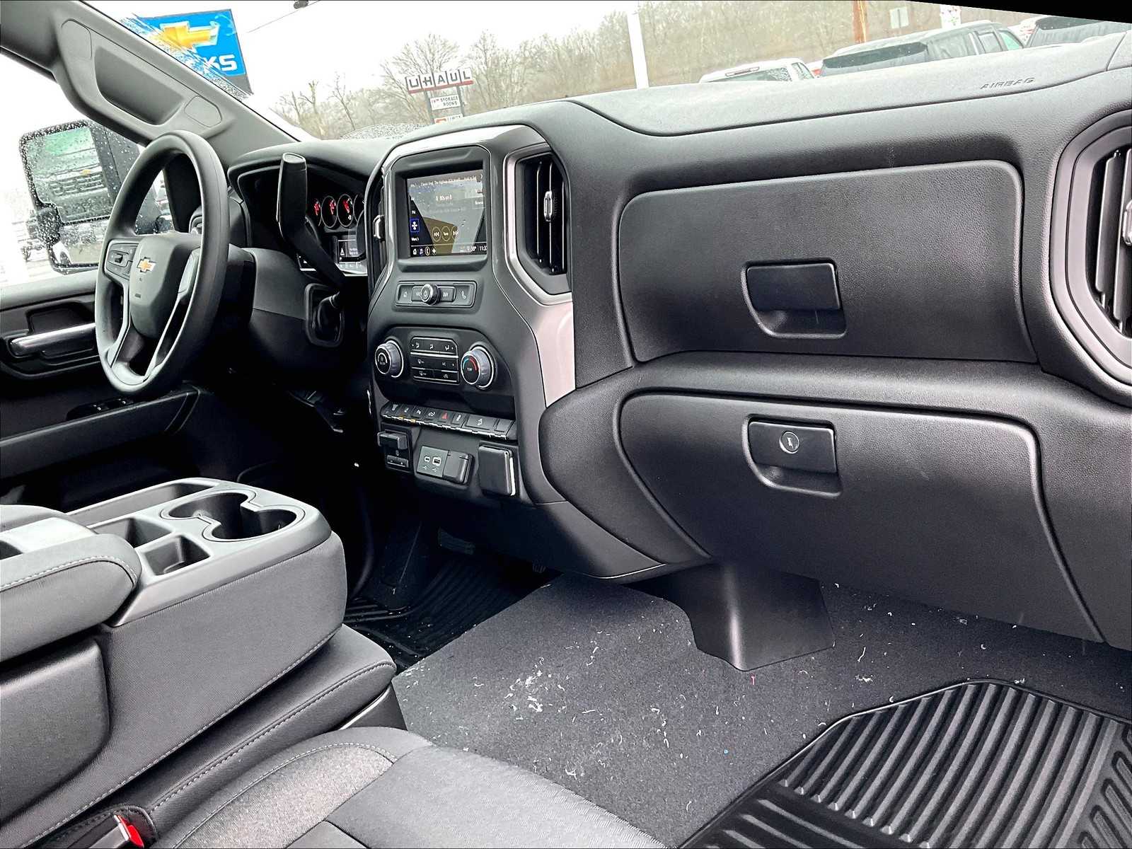 2025 Chevrolet Silverado 2500HD Custom photo 11