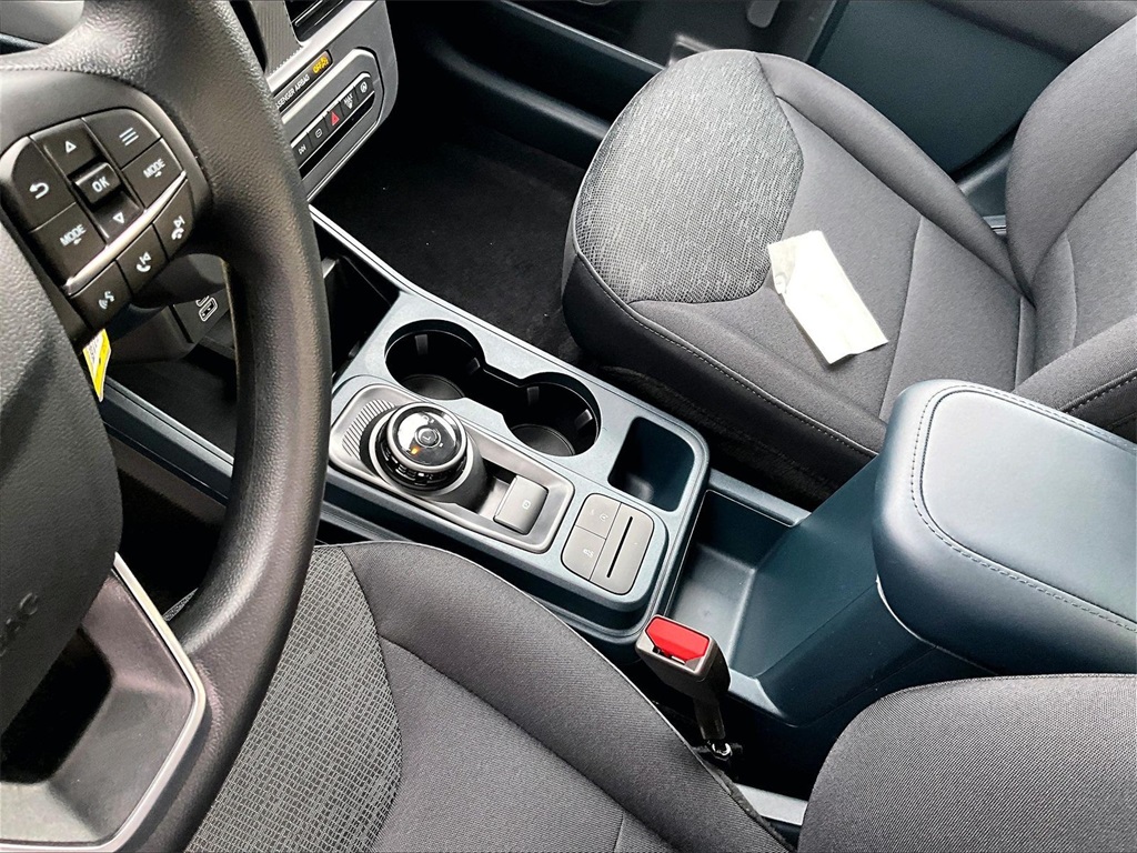 2025 Ford Maverick XL - Photo 9