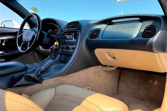 2004 Chevrolet Corvette Base - Photo 13
