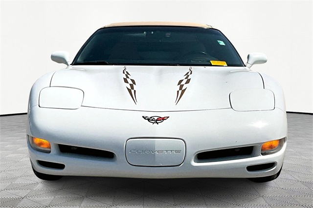 2004 Chevrolet Corvette Base - Photo 2