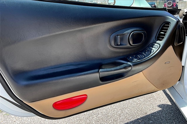 2004 Chevrolet Corvette Base - Photo 9