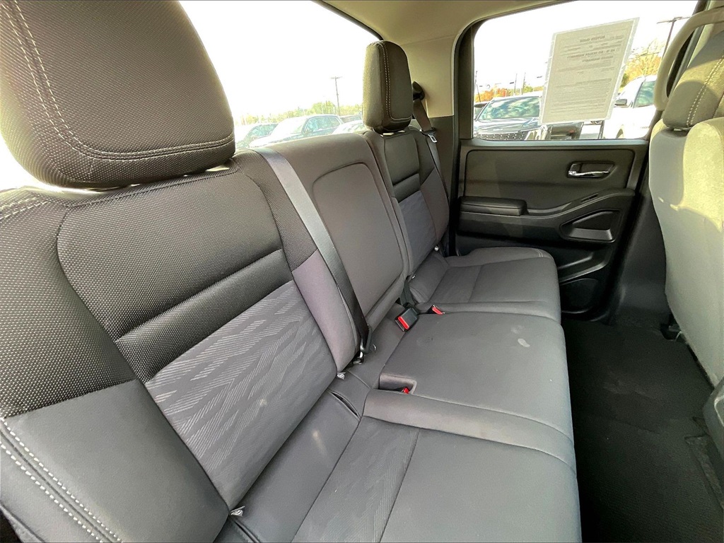 2023 Nissan Frontier SV - Photo 15