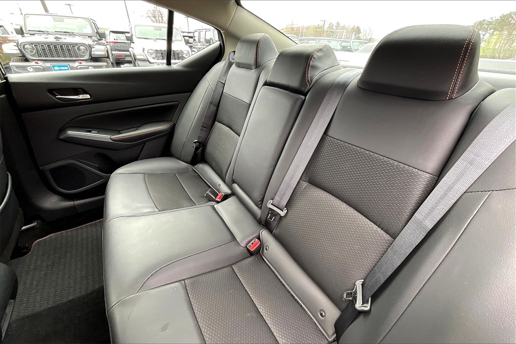 2022 Nissan Altima 2.5 SR - Photo 14
