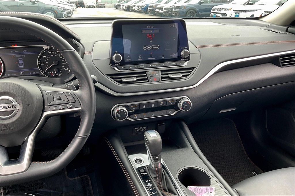 2022 Nissan Altima 2.5 SR - Photo 17