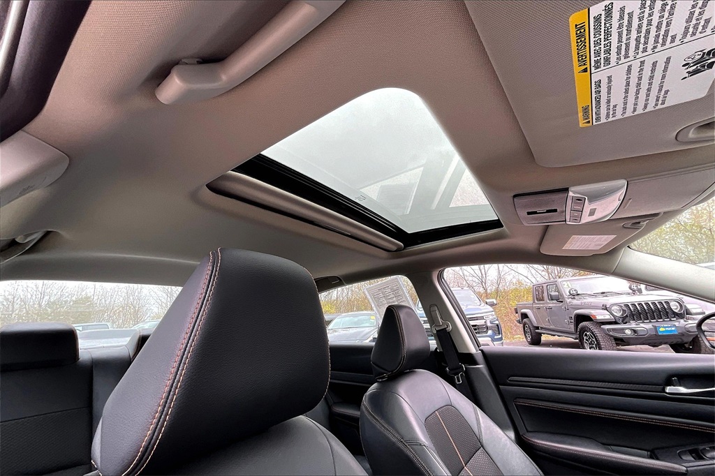 2022 Nissan Altima 2.5 SR - Photo 21