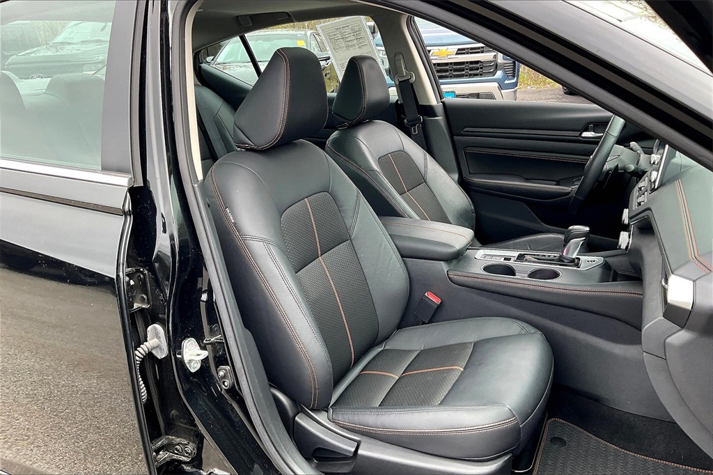 2022 Nissan Altima 2.5 SR - Photo 10