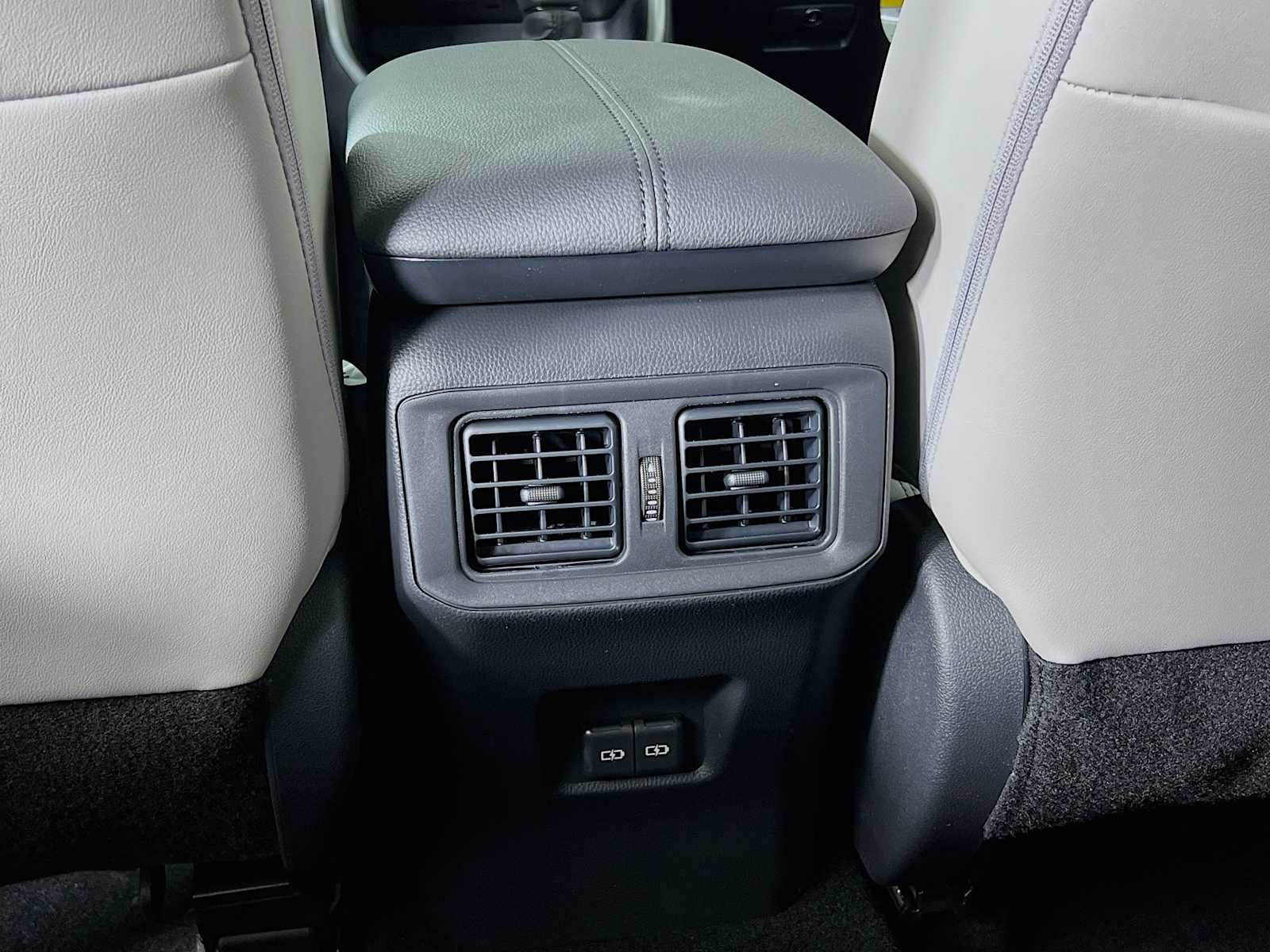 2025 Toyota RAV4 XLE Premium - Photo 14