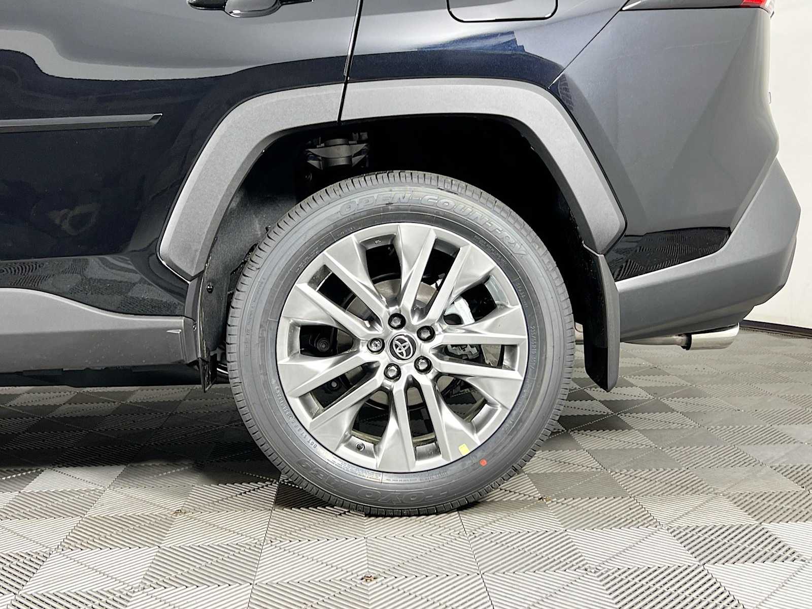2025 Toyota RAV4 XLE Premium - Photo 19