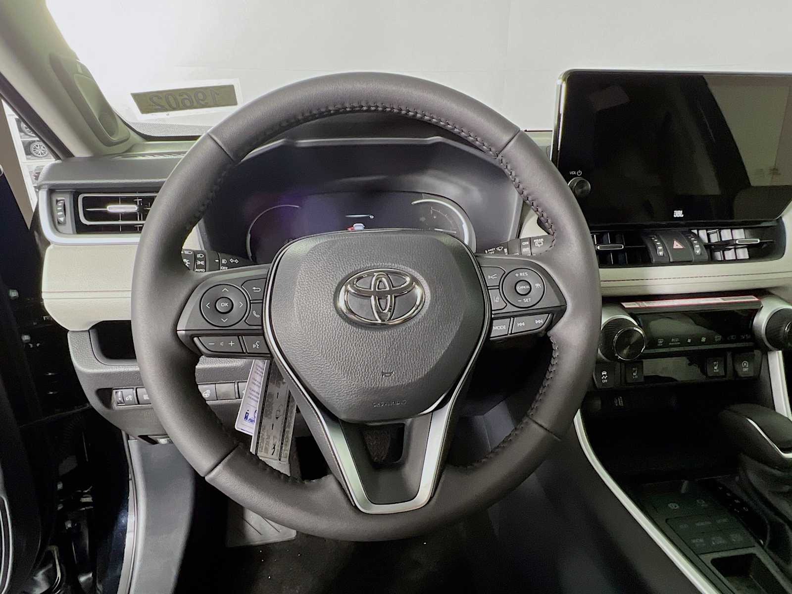 2025 Toyota RAV4 XLE Premium - Photo 7