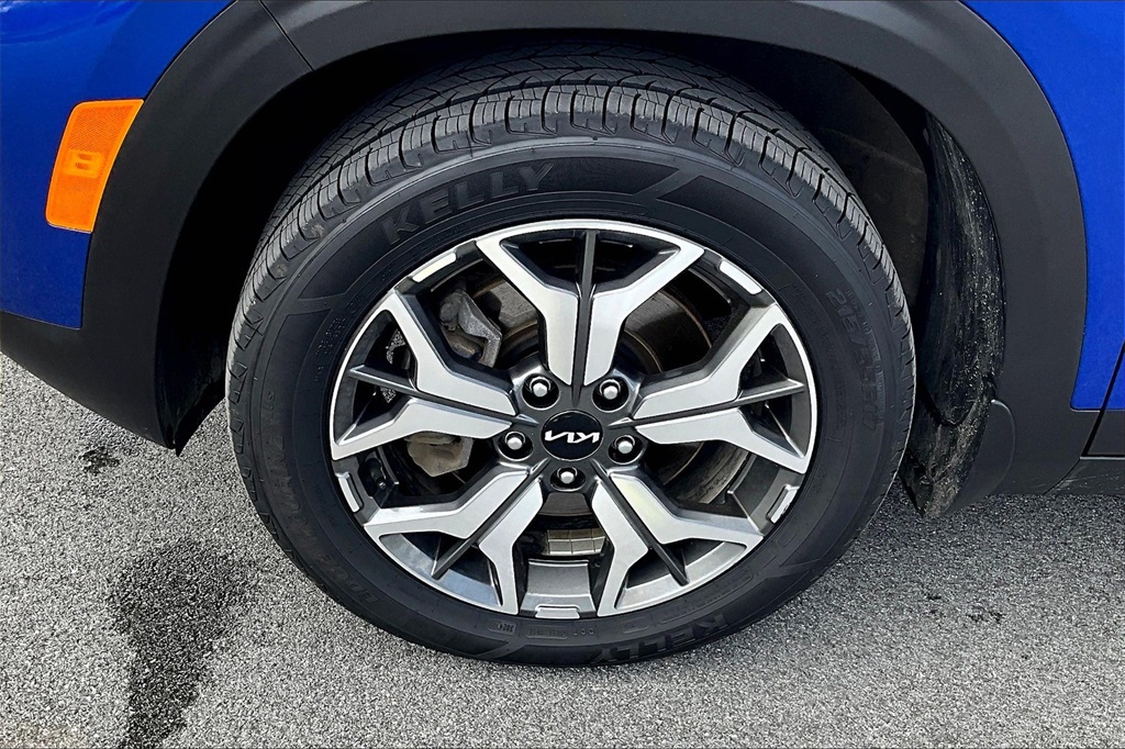 2023 Kia Seltos EX - Photo 7
