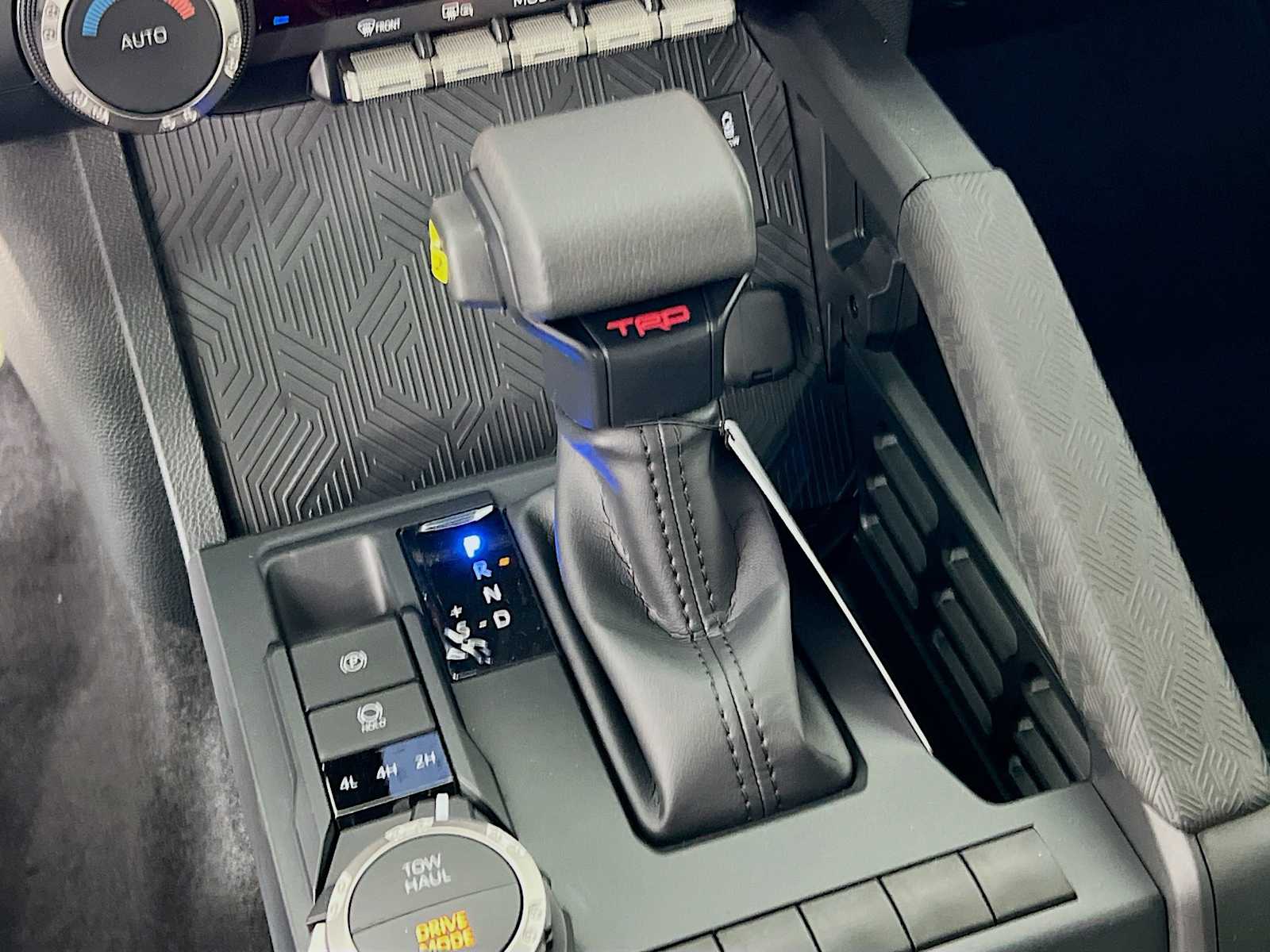 2025 Toyota Tacoma TRD Sport - Photo 11