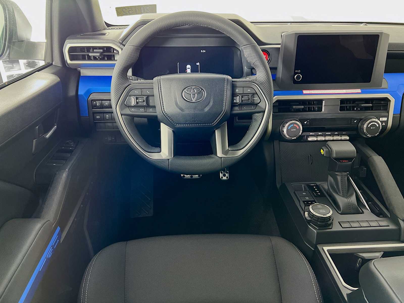 2025 Toyota Tacoma TRD Sport - Photo 14