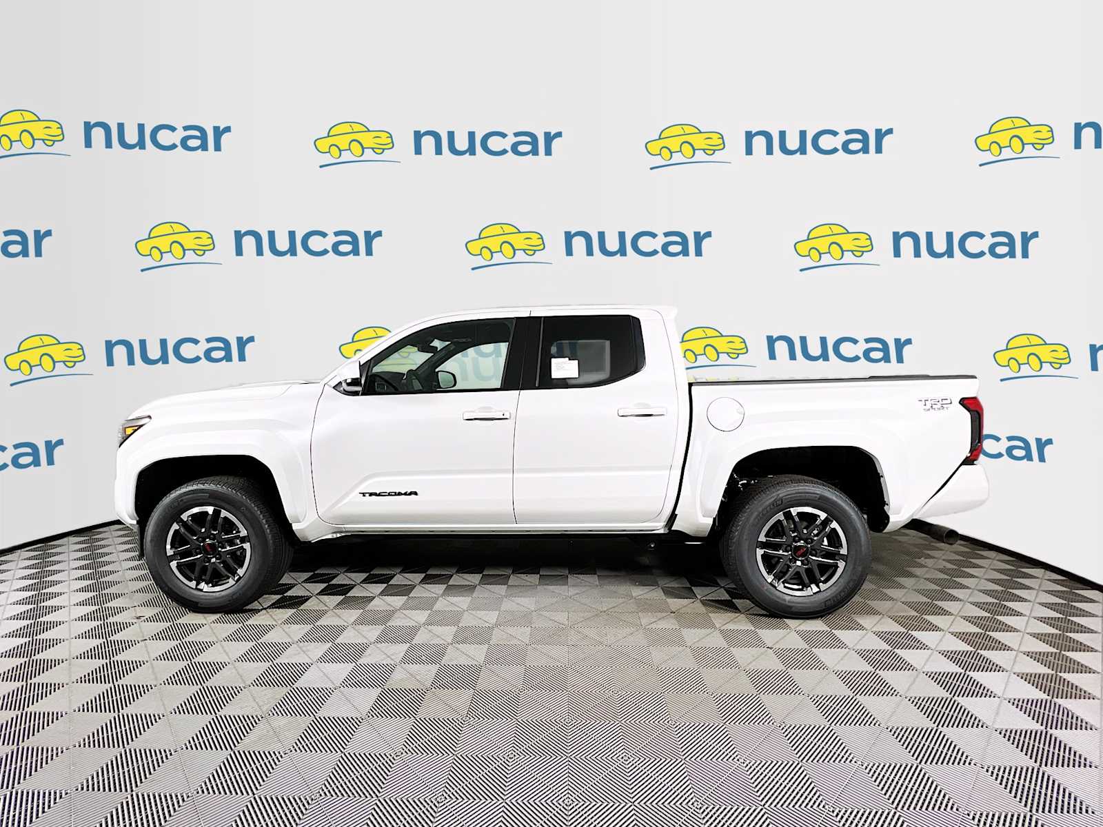 2025 Toyota Tacoma TRD Sport - Photo 3