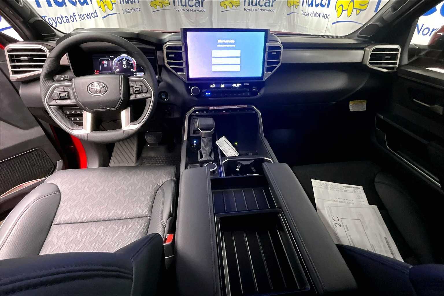 2025 Toyota Tundra Limited - Photo 12