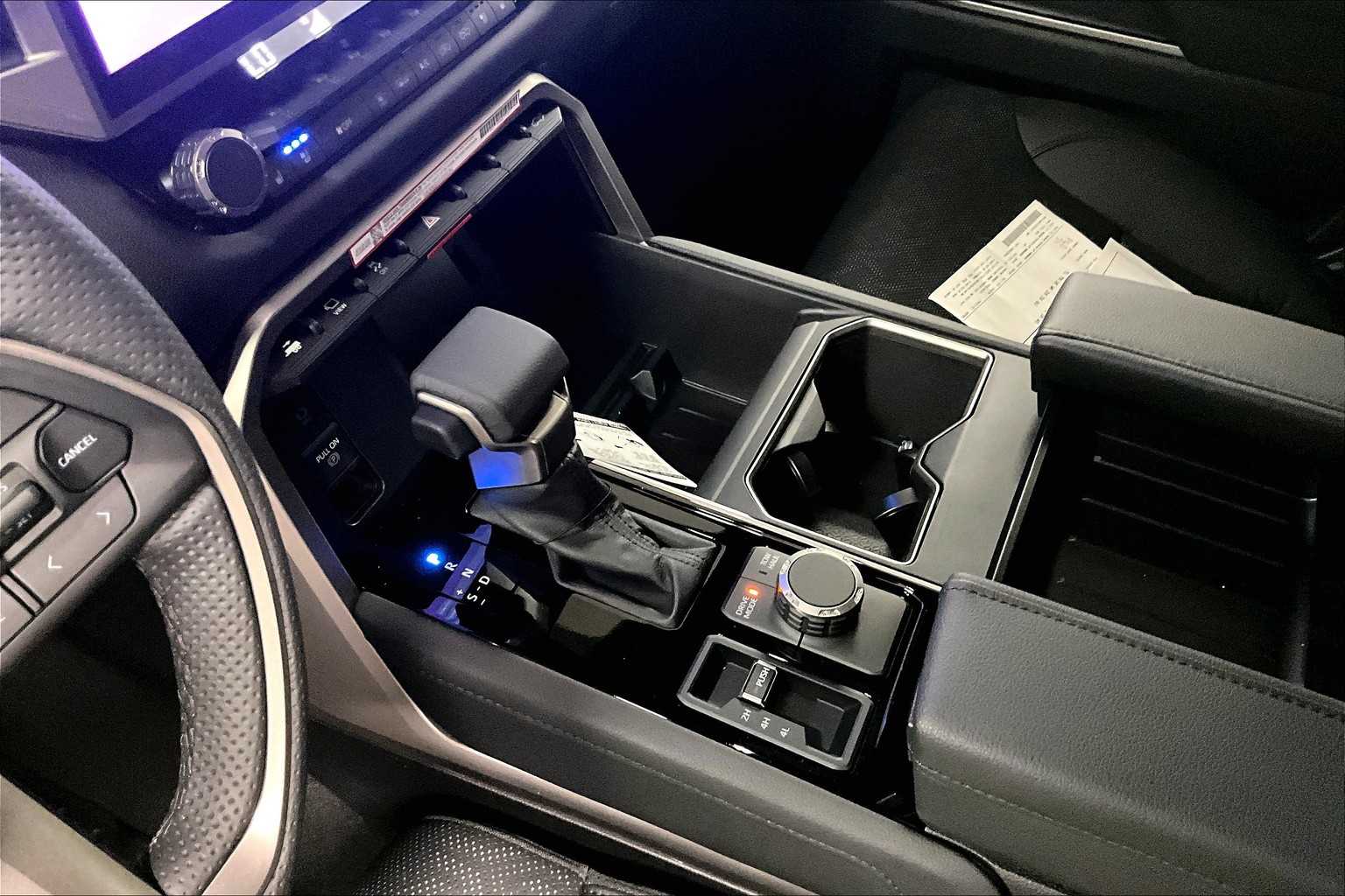 2025 Toyota Tundra Limited - Photo 14