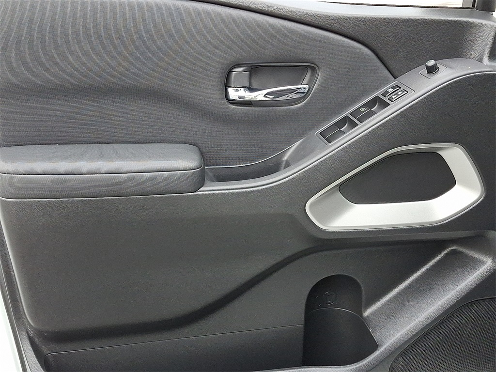 2022 Nissan Frontier SV - Photo 13