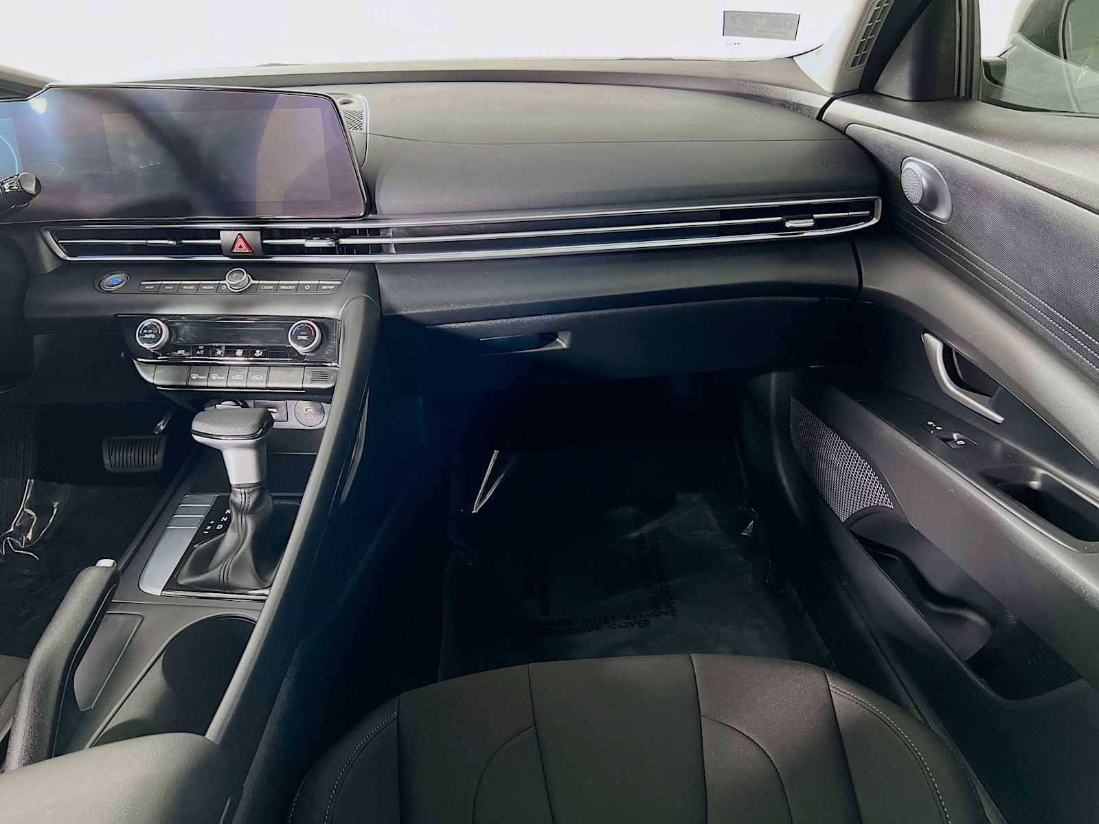 2024 Hyundai Elantra SEL - Photo 23