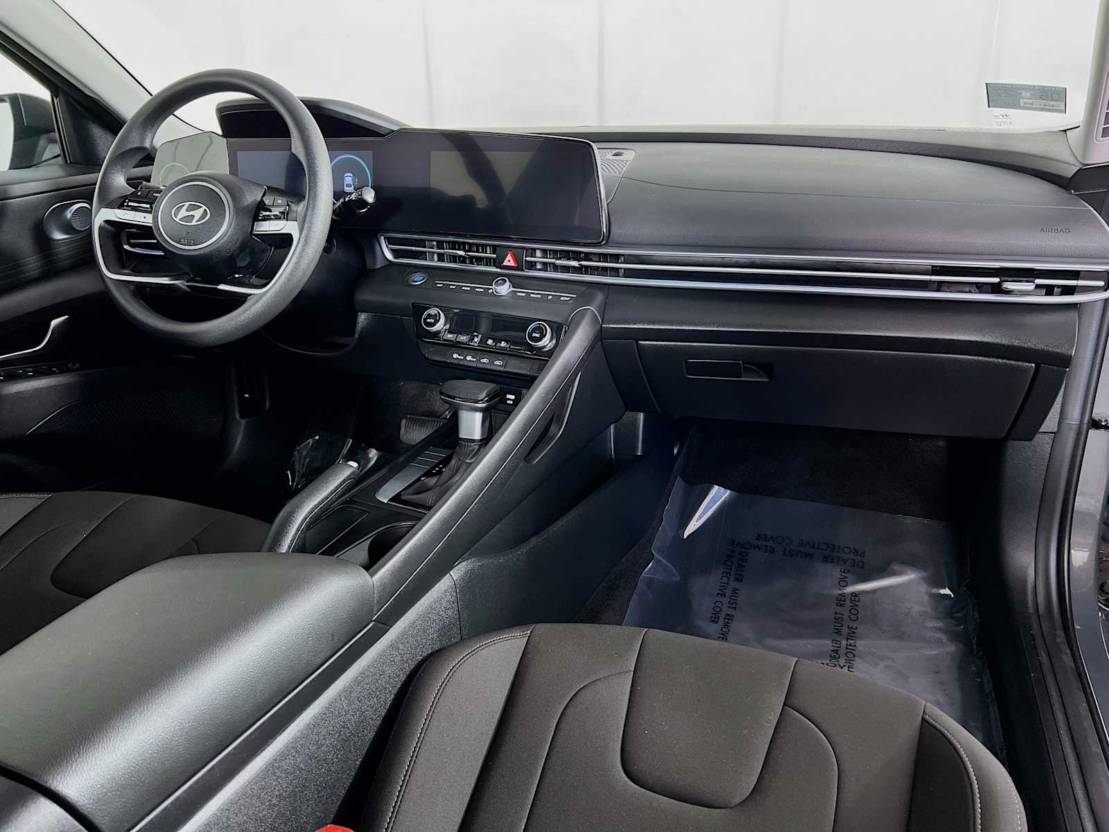 2024 Hyundai Elantra SEL - Photo 28
