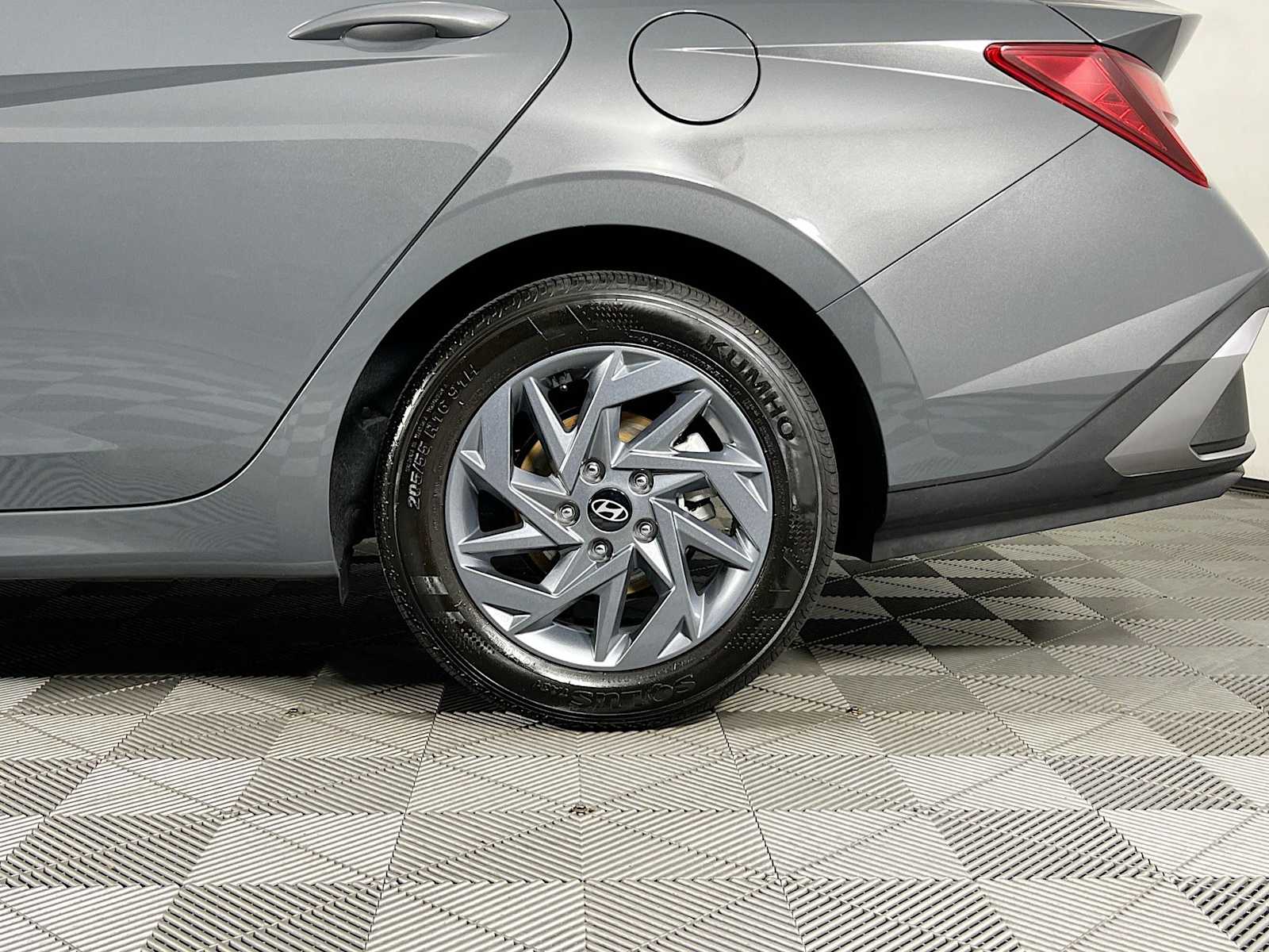 2024 Hyundai Elantra SEL - Photo 30