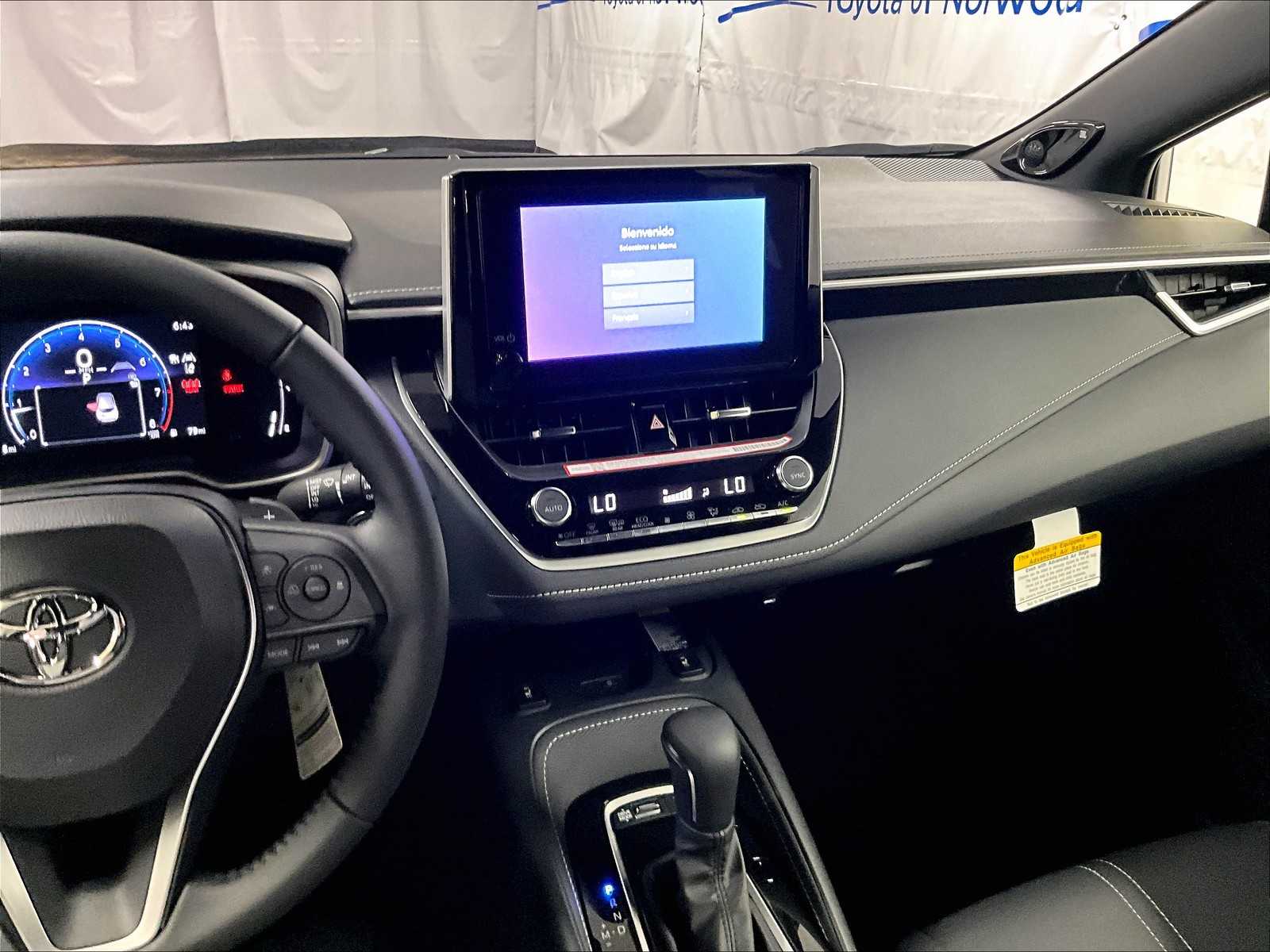 2025 Toyota Corolla XSE - Photo 13