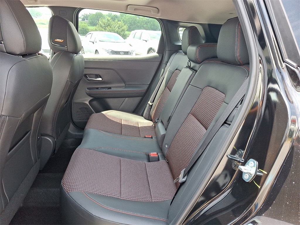 2025 Nissan Kicks SR - Photo 6